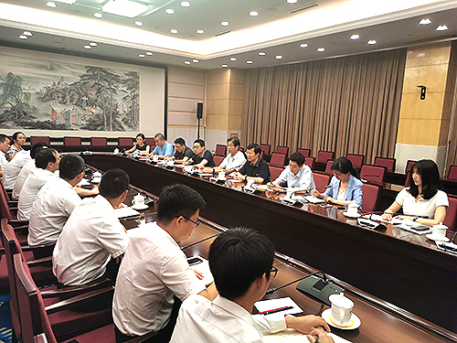 图为学习座谈现场