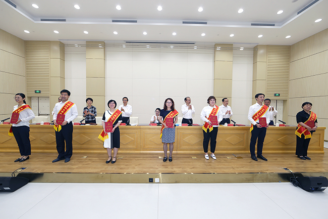 图为表彰会现场