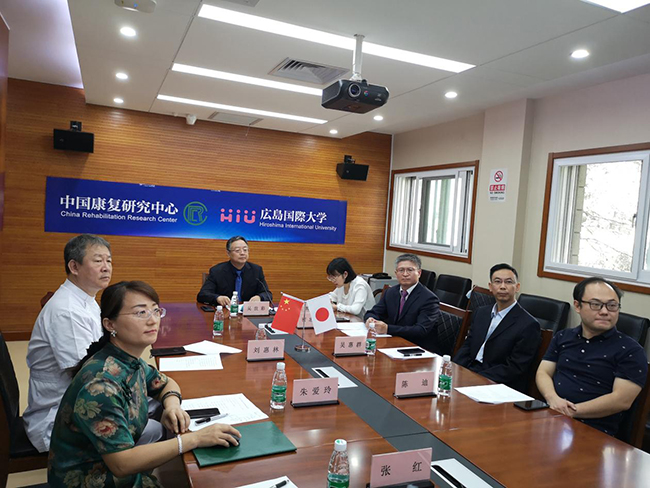 图为签约仪式现场