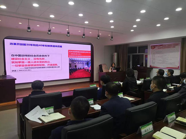 图为省残联举办学习宣传贯彻党的十九届六中全会精神宣讲报告会