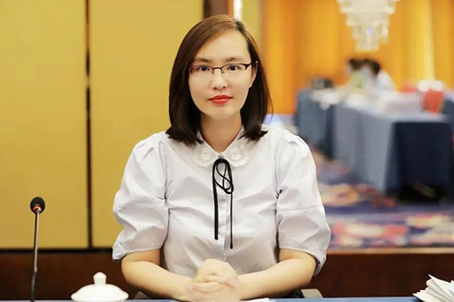 全国政协委员张丽莉
