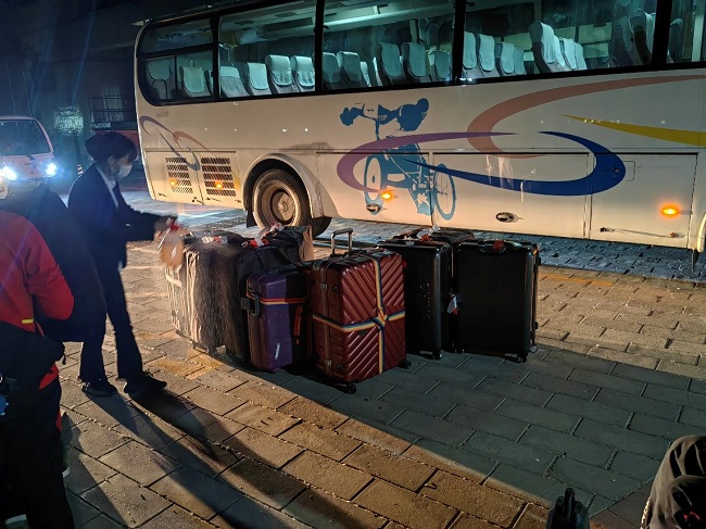 图为射击队集结消杀现场