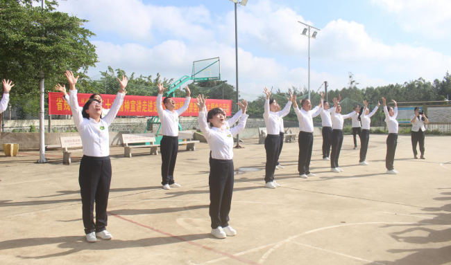 图为活动现场