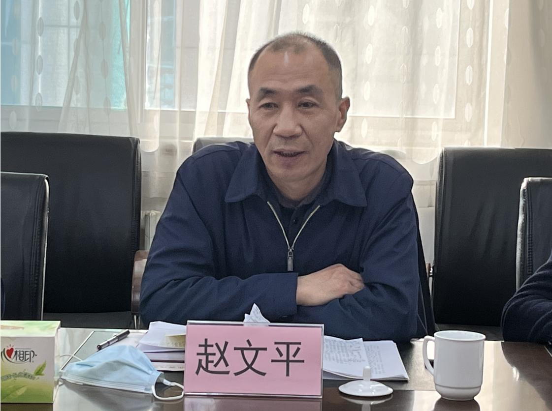 图为省委省直工委第五指导组组长赵文平作点评讲话