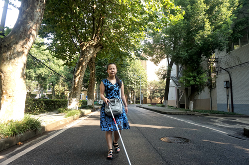 图为黄莺在武汉理工大学学习