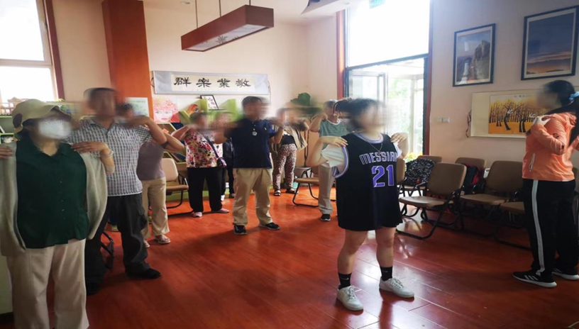 图为健身操