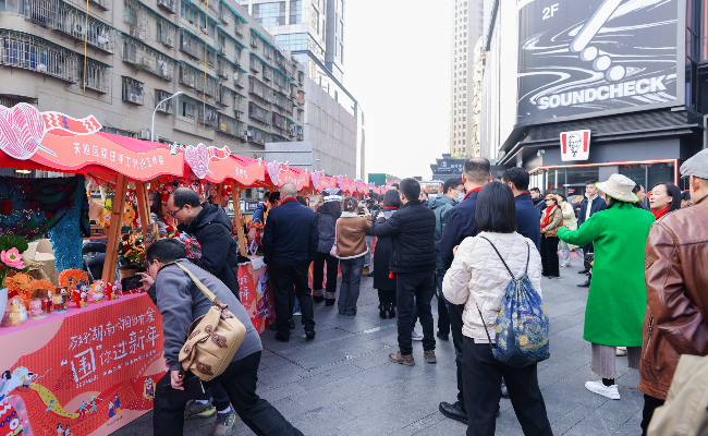 图为美丽工坊新春助残公益集市现场
