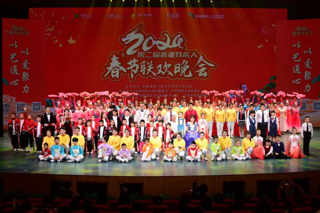 图为所有春晚演员合影