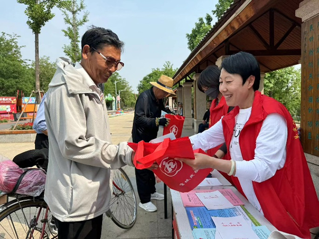 图为活动现场