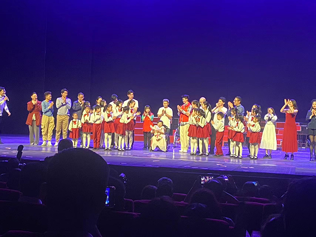 图为话剧演出现场