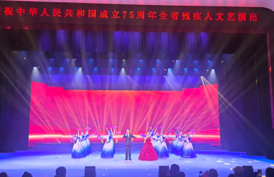图为活动现场