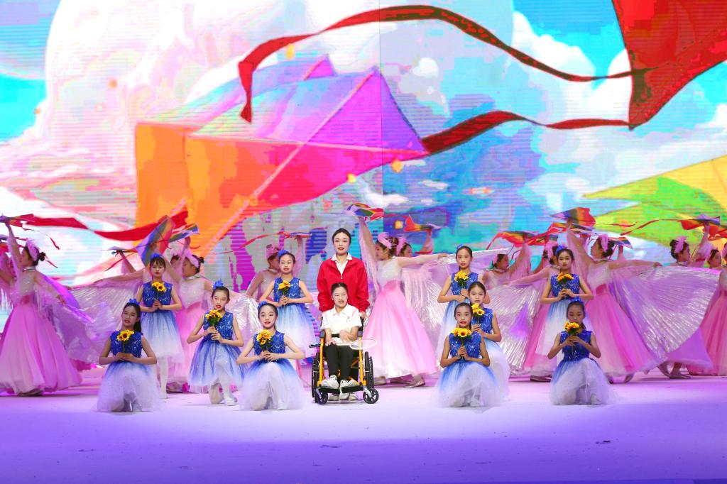 图为文艺汇演