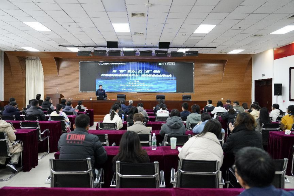 图为科技创新知识培训现场