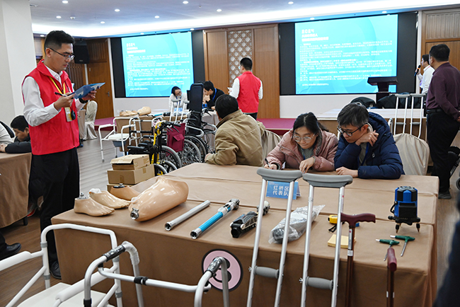图为实操演示竞赛现场