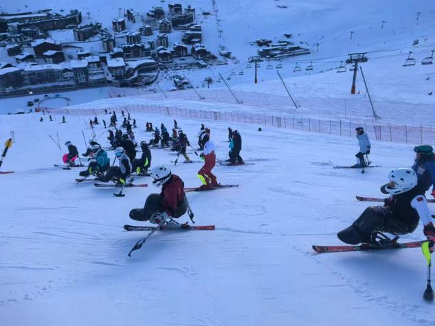 图为国家高山滑雪队训练现场