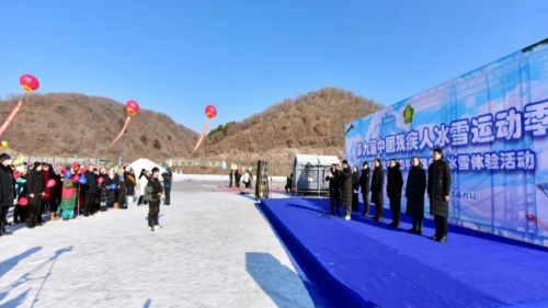 图为活动现场