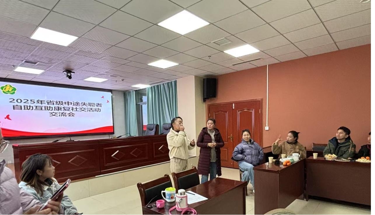 图为中途失聪者代表作分享