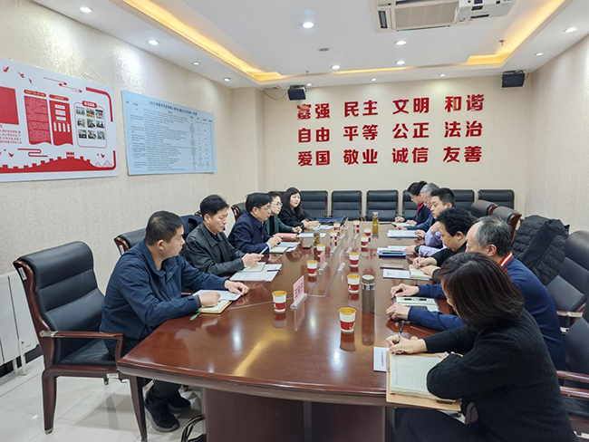 图为市残联领导带队深入河东区残联调研无障碍工作进展情况