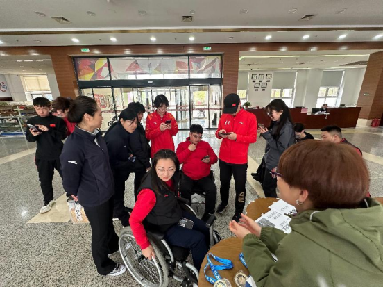 图为教育拓展互动