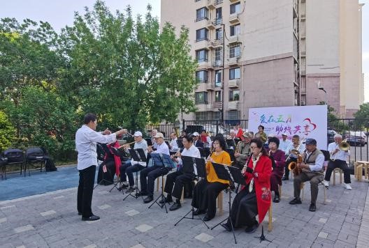 图为活动现场