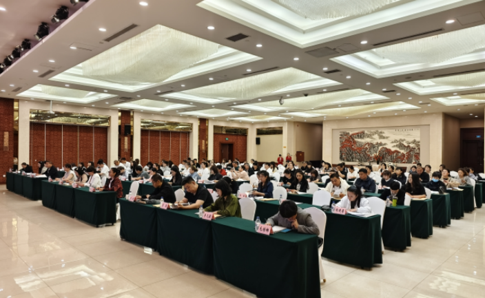 图为培训班现场