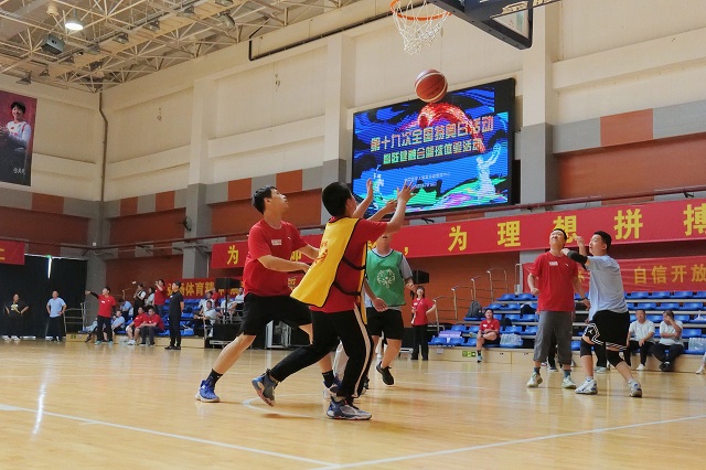 图为活动现场