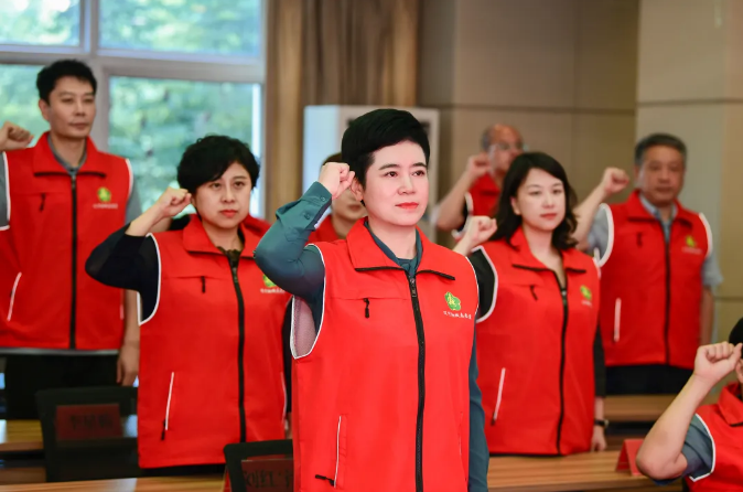 图为入队仪式现场