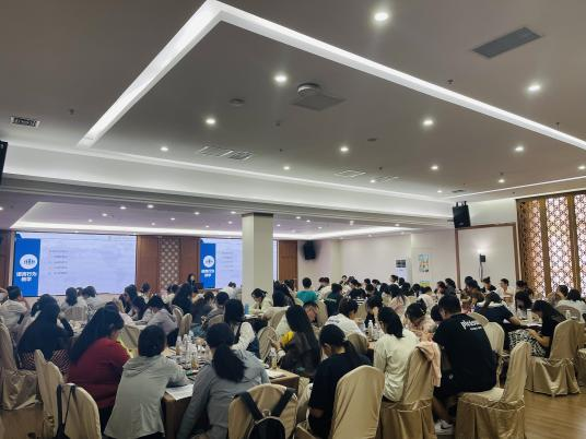 图为培训现场