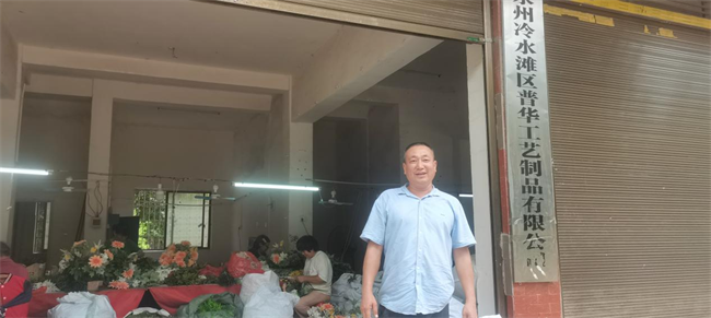 图为谢忠波