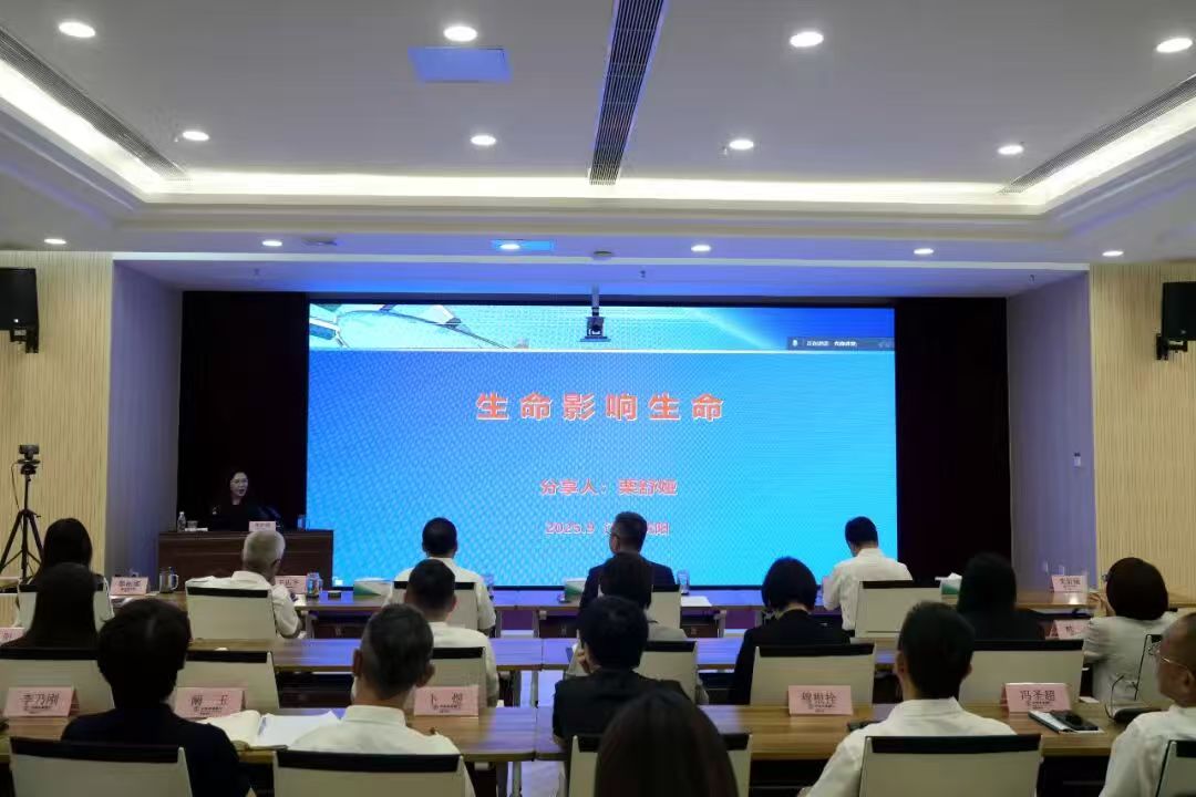 图为活动现场