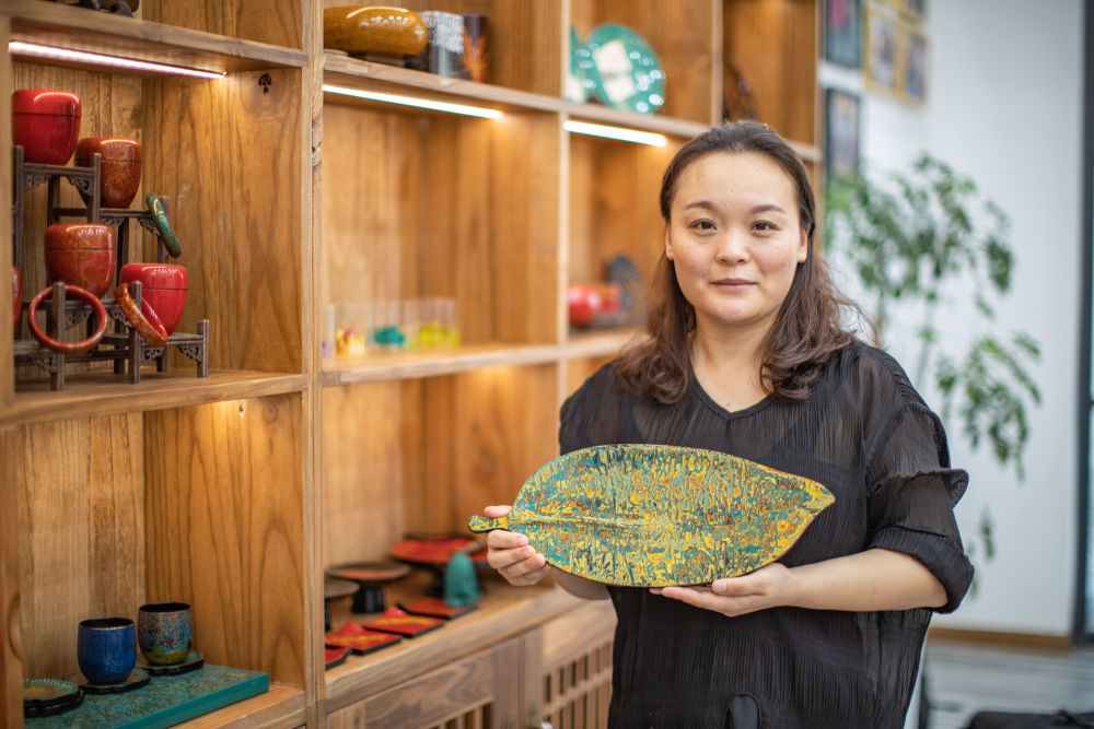 0ca022785385428ab3562712d233be55.jpg 袁秋.jpg