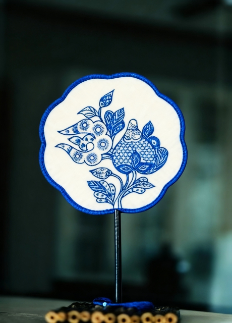 44 民族风镂空绣团扇.jpg