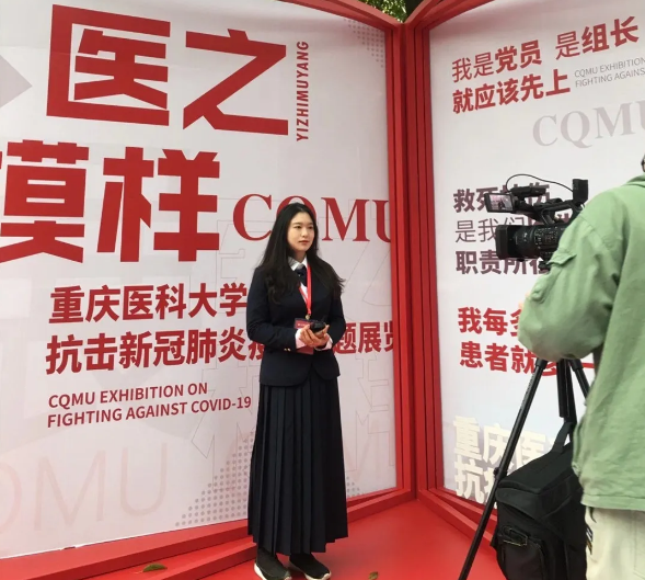 图为唐心一接受采访