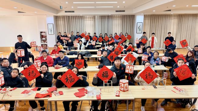 图为活动现场