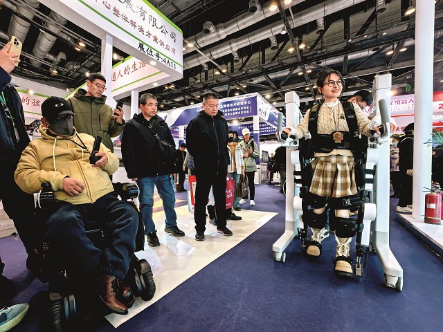 图为“十四五”时期,在党和政府高度关心重视和社会各界大力支持下,助残科技创新成果不断涌现,科技助残工作取得了显著发展