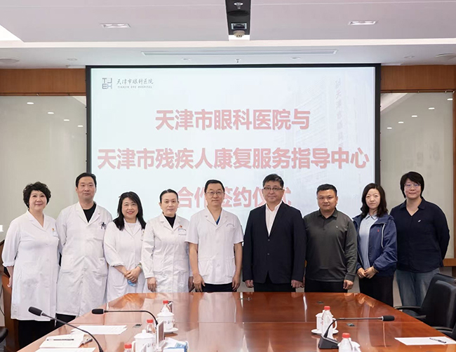 图为签约仪式现场 图为签约仪式现场