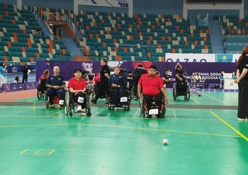 图为郑远森、林细妹比赛中 图为郑远森、林细妹比赛中