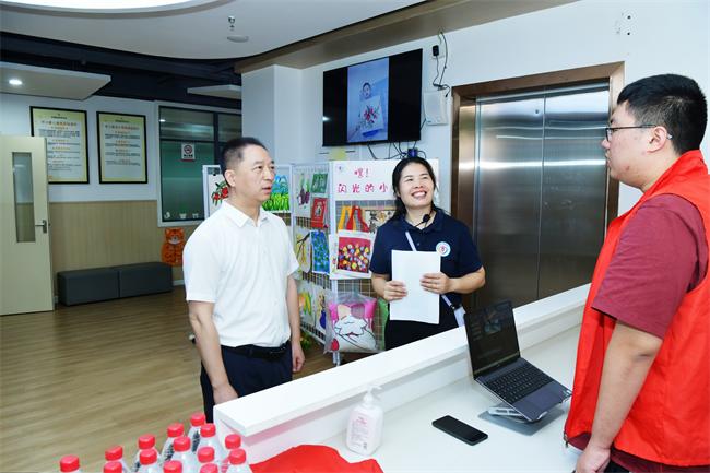 图为调研现场 图为调研现场