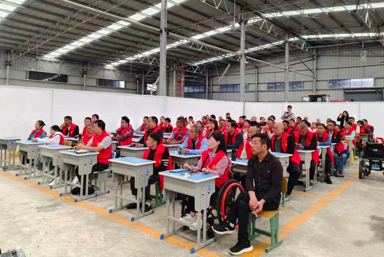 图为开班典礼现场