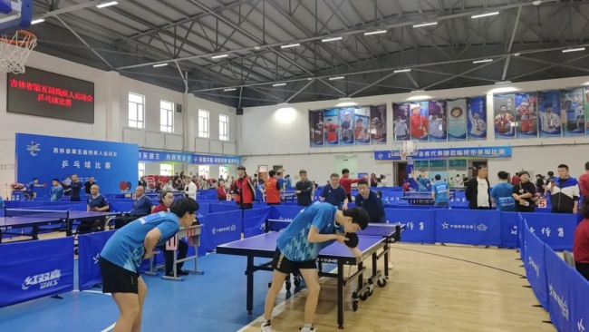 图为比赛现场