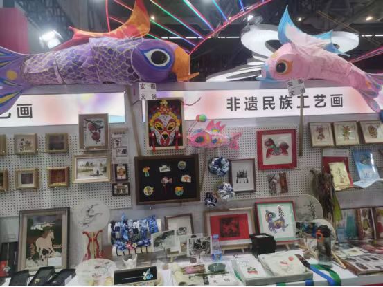 图为合肥市蜀山区蜗牛天使助残服务中心作品展示 图为合肥市蜀山区蜗牛天使助残服务中心作品展示