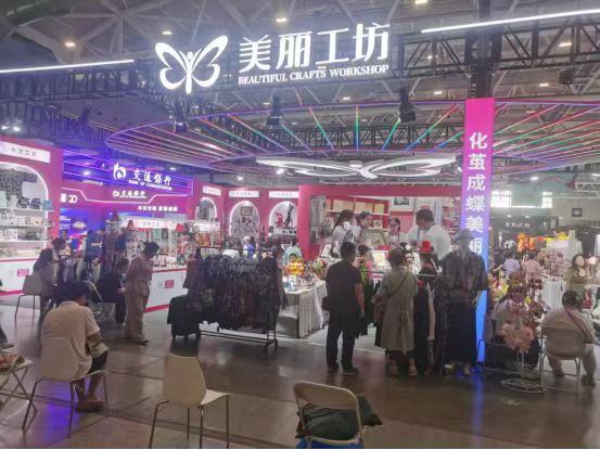 图为合肥市蜀山区蜗牛天使助残服务中心展区 图为合肥市蜀山区蜗牛天使助残服务中心展区