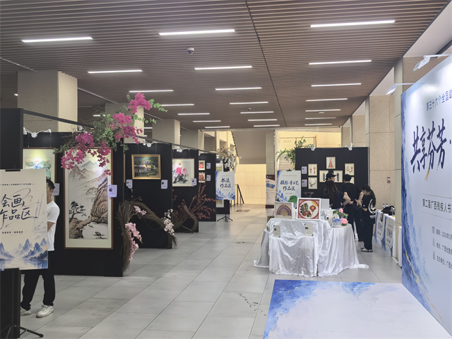 图为展览现场