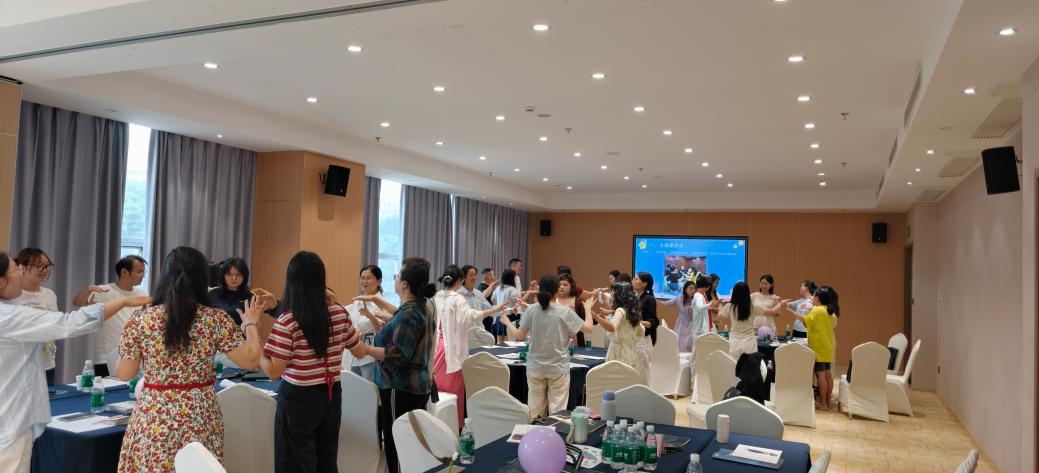 图为培训会现场 图为培训会现场