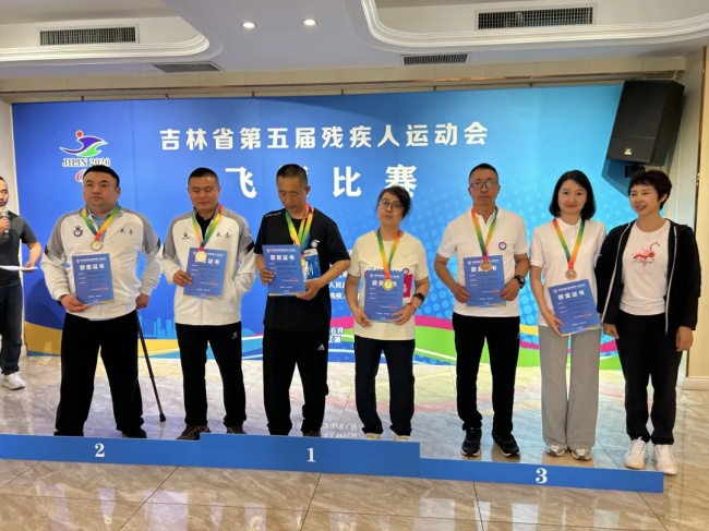 图为比赛现场 图为比赛现场