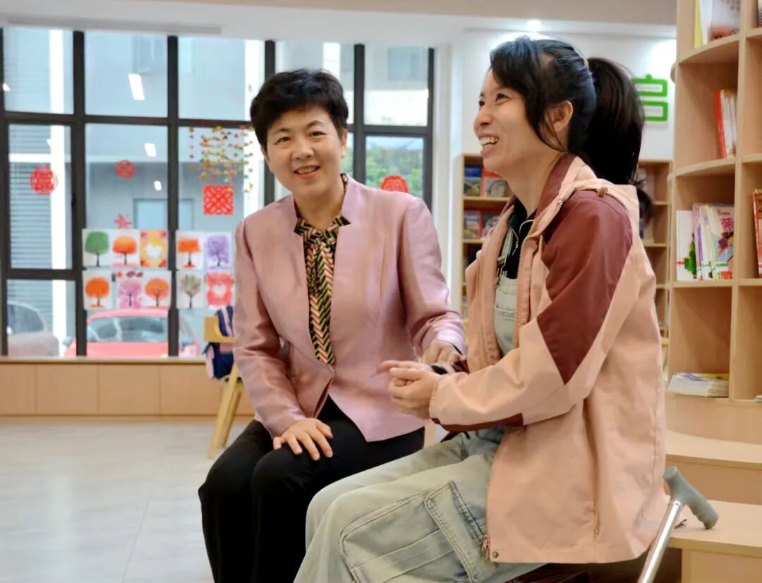 何清平(左).jpg