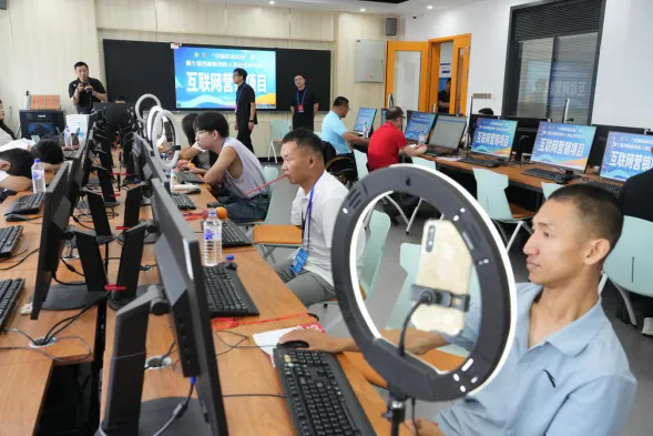 图为竞赛现场