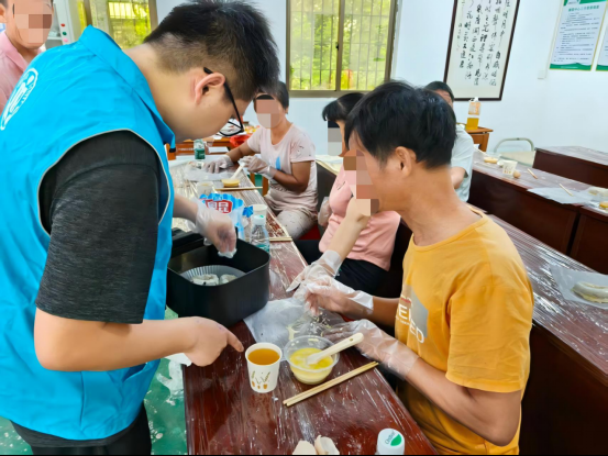 图为培训班现场 图为培训班现场