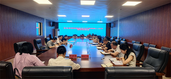图为广西残联调研组与崇左市残疾人工作者座谈交流