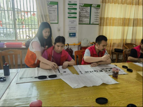 图为活动现场